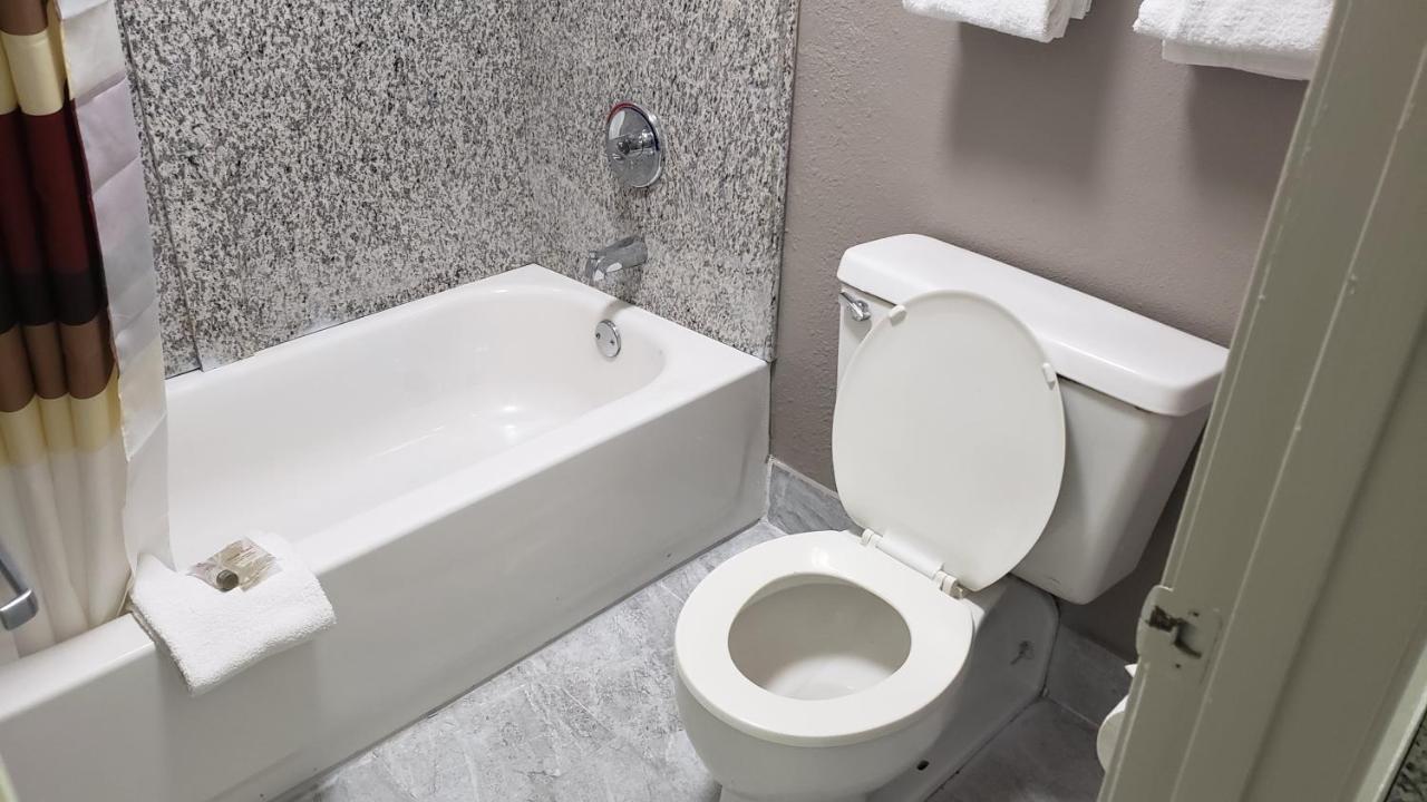 Americas Best Value Inn Cullman Exterior foto