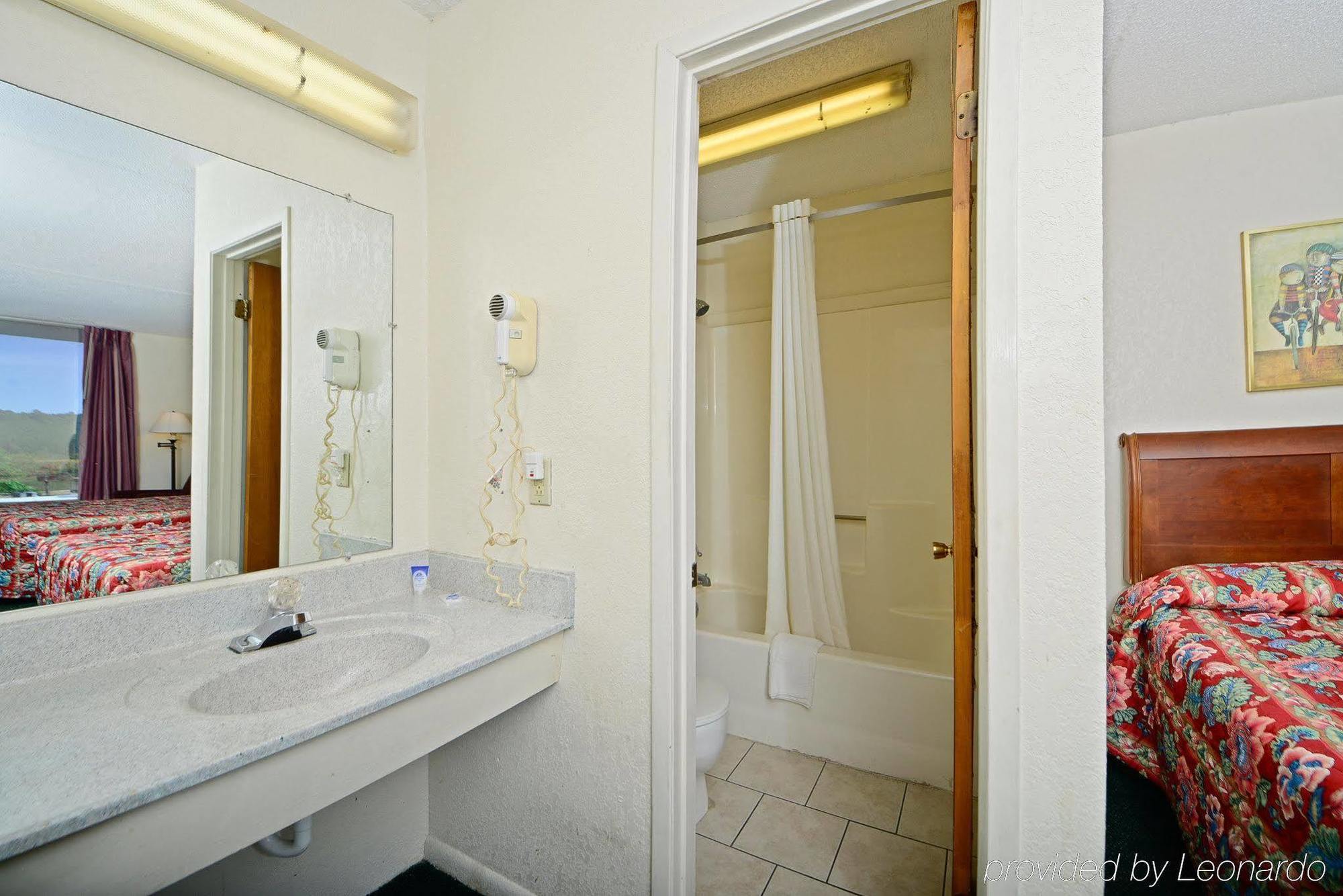 Americas Best Value Inn Cullman Exterior foto